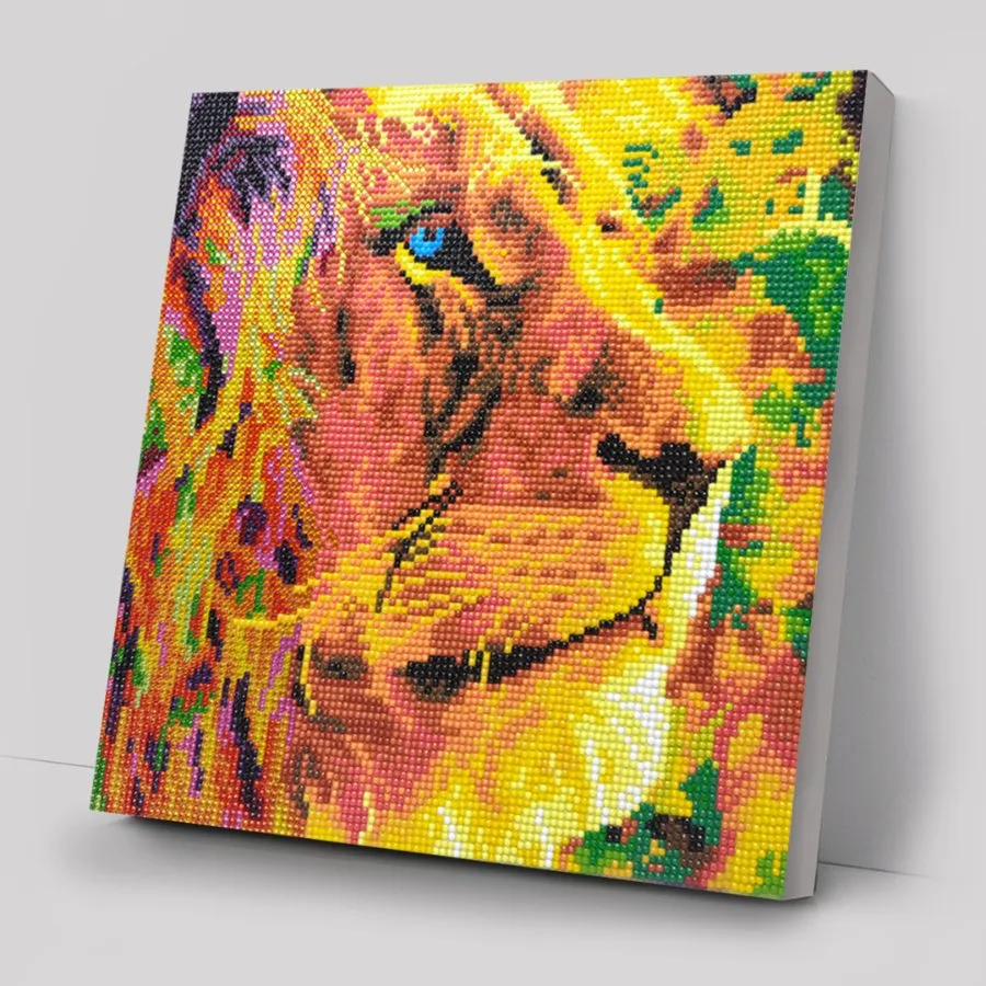 “A Lion's Courage” Crystal Art Canvas Kit 30x30cm