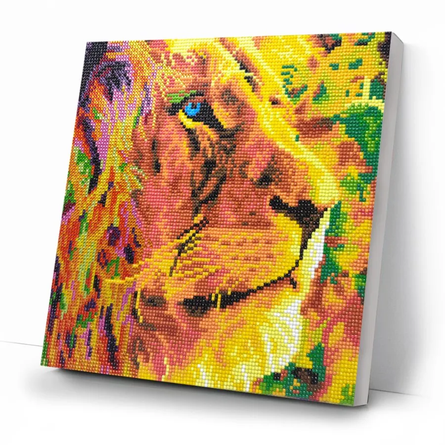 “A Lion's Courage” Crystal Art Canvas Kit 30x30cm