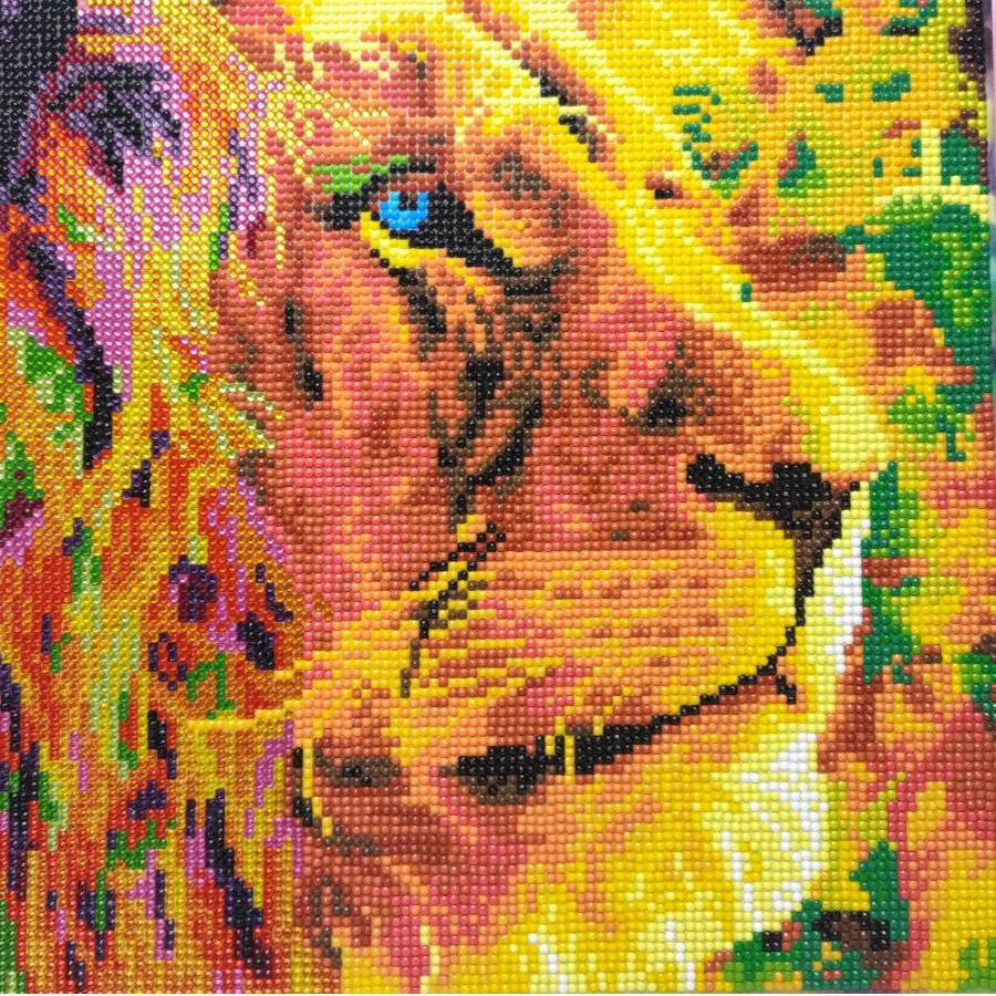 “A Lion's Courage” Crystal Art Canvas Kit 30x30cm