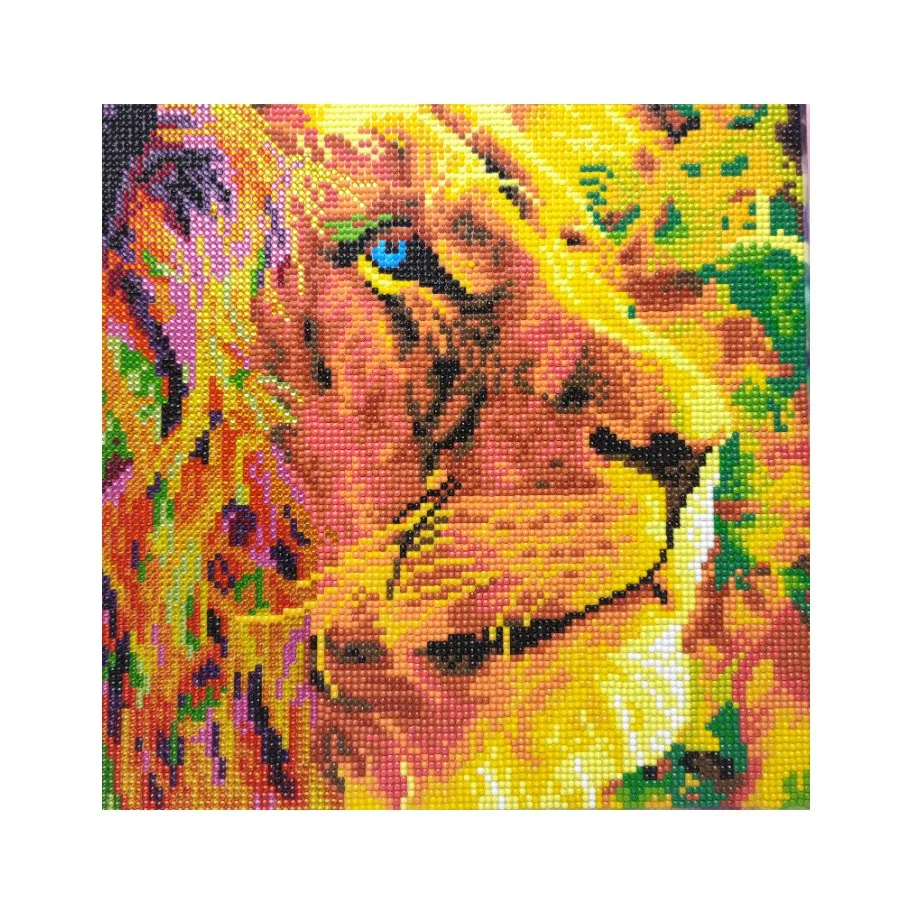 “A Lion's Courage” Crystal Art Canvas Kit 30x30cm