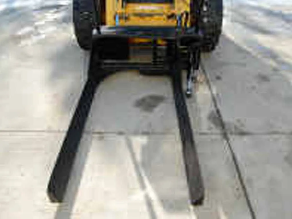 DPM nursery jaws hybrid for machines using universal skid steer coupler