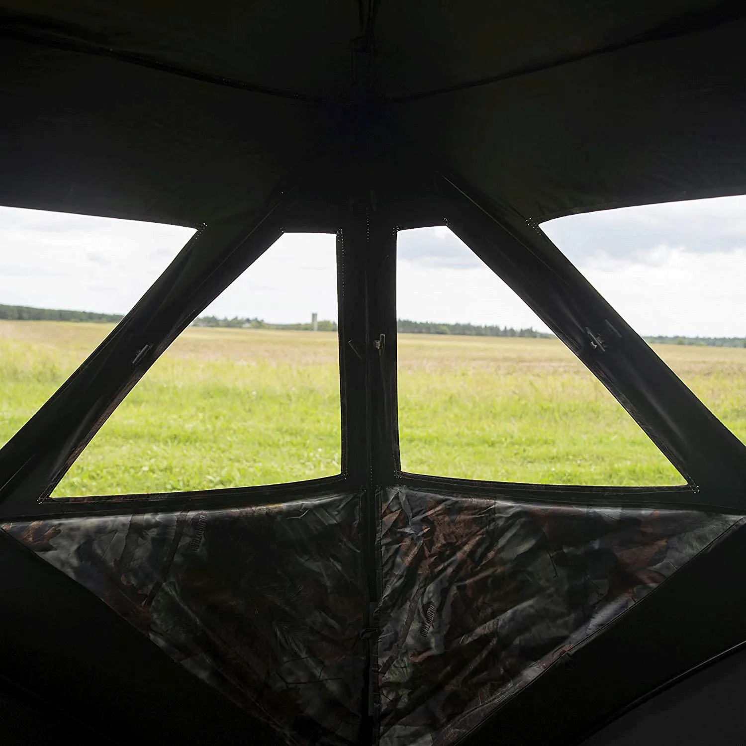 Hunting Blind 2 person  Pop Up Shelter Bloodtrail Woodland Camofluage