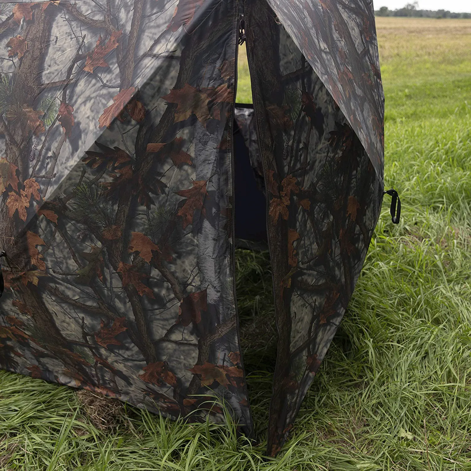 Hunting Blind 2 person  Pop Up Shelter Bloodtrail Woodland Camofluage