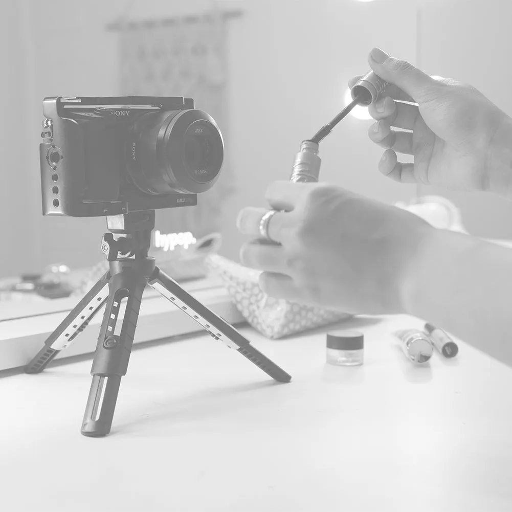 MT-01 Mini Tabletop Desk Tripod Stand for Flash Lighting and Cameras