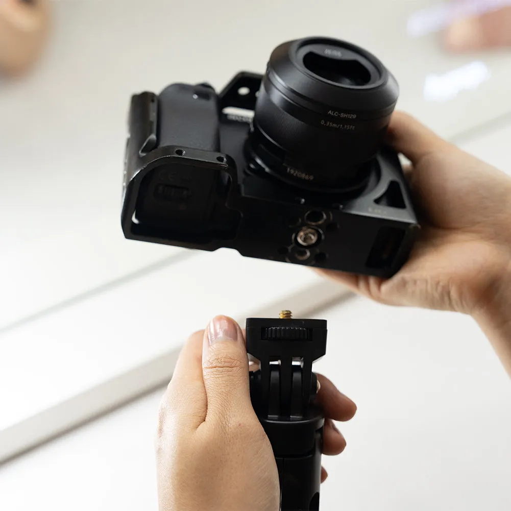 MT-01 Mini Tabletop Desk Tripod Stand for Flash Lighting and Cameras