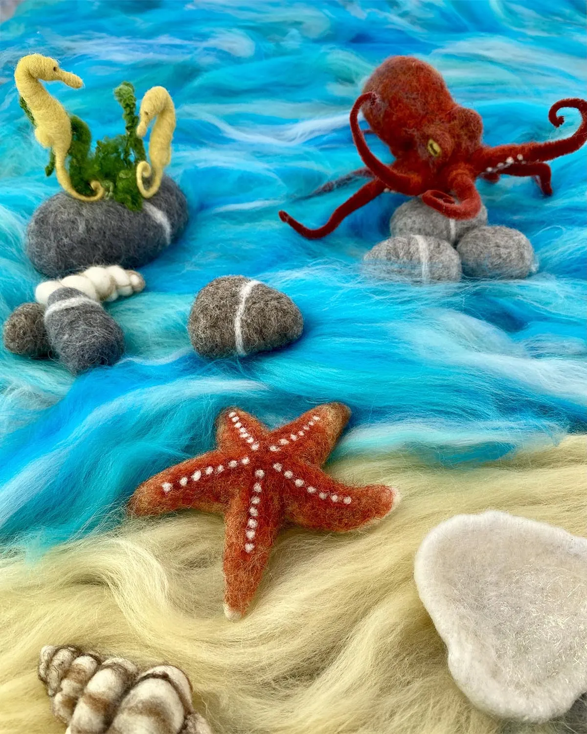 The Makerss - Small Octopus Needle Felt Kit