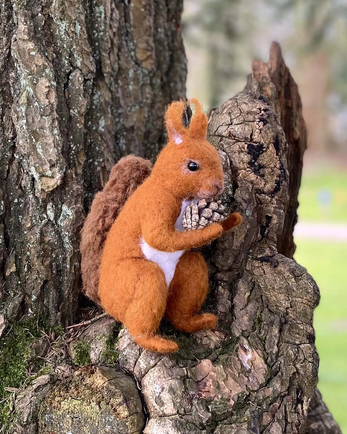 The Makerss - Small Red Squirrel Needle Felt Kit
